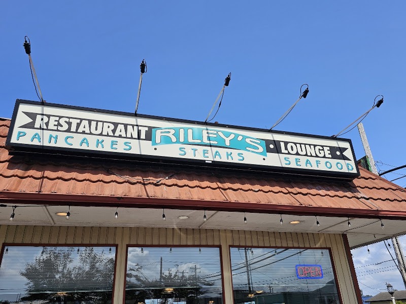 Riley's Restaurant & Lounge - Event Venue in Seaside, Oregon