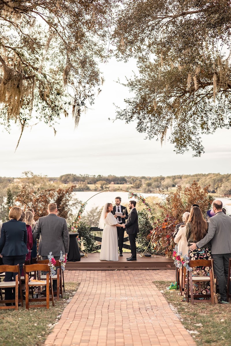 Lakeview Gardens - Event Venue in Umatilla, Florida