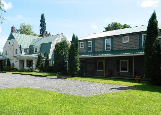 Hunger Mountain Guest House - Event Venue in Waterbury, Vermont