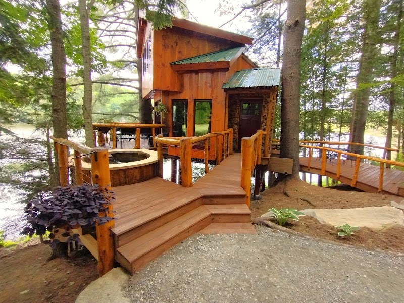 Vermont Tree Cabin on Walker Pond - Event Venue in Newport, Vermont