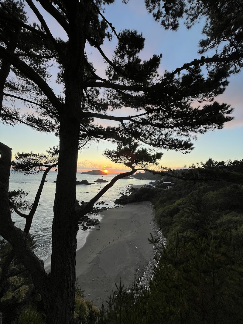 Weddings Oregon Coast at Coastal Cliffs - Event Venue in Brookings, Oregon