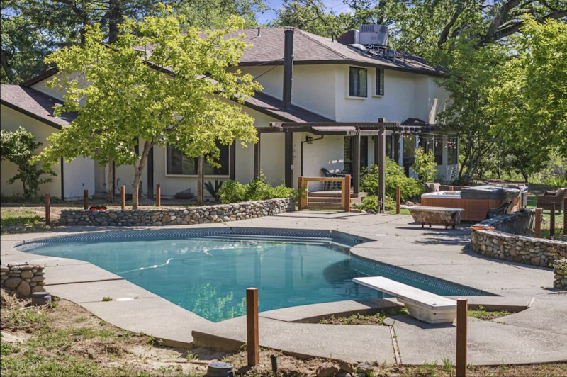 Nature King Suite Chico - Event Venue in Chico, California