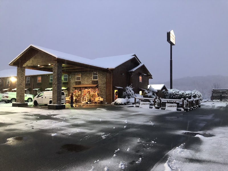 Reid Ridge Lodge - Event Venue in Blue Ridge, Georgia