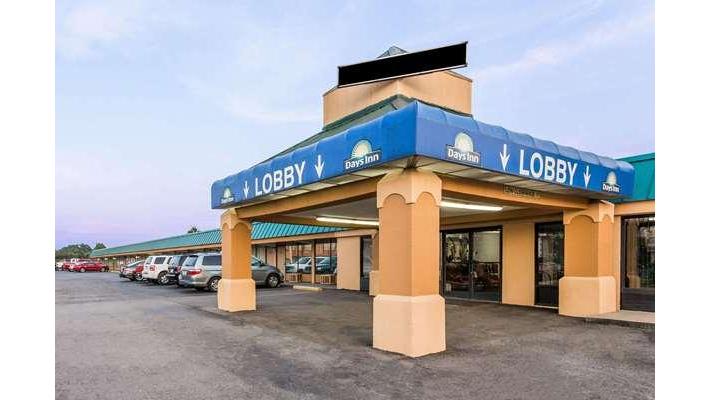 Days Inn by Wyndham Dickson - Event Venue in Dickson, Tennessee