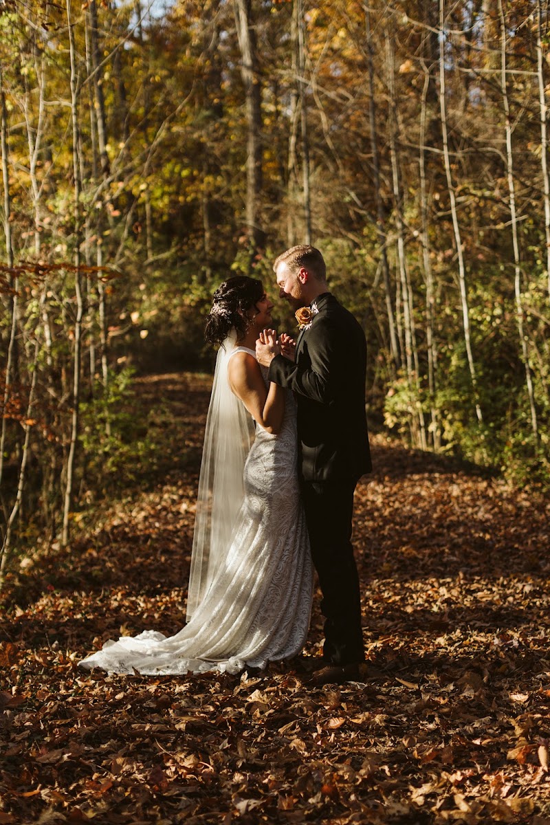 Holston Springs Venue & Lodge - Event Venue in Strawberry Plains, Tennessee