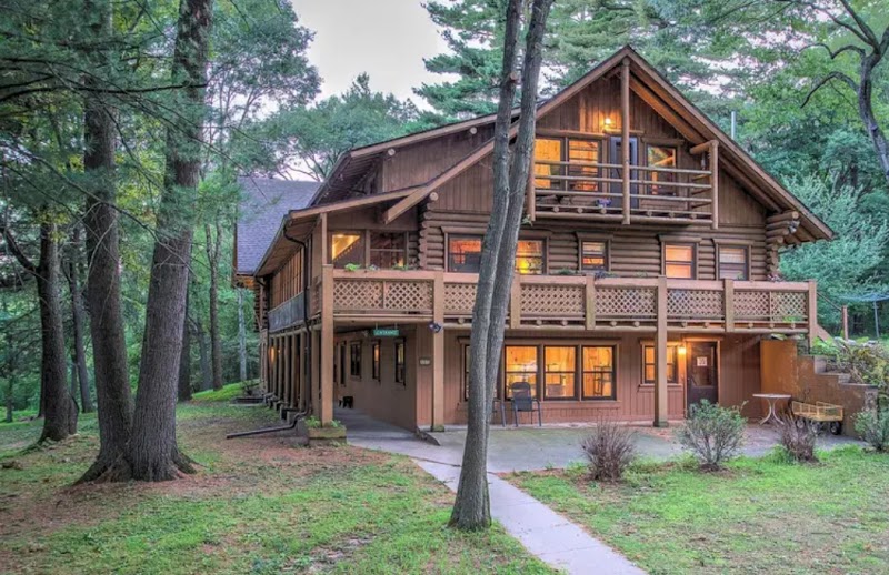 Ainsley Sutton Retreat Lodge - Event Venue in Stanchfield, Minnesota