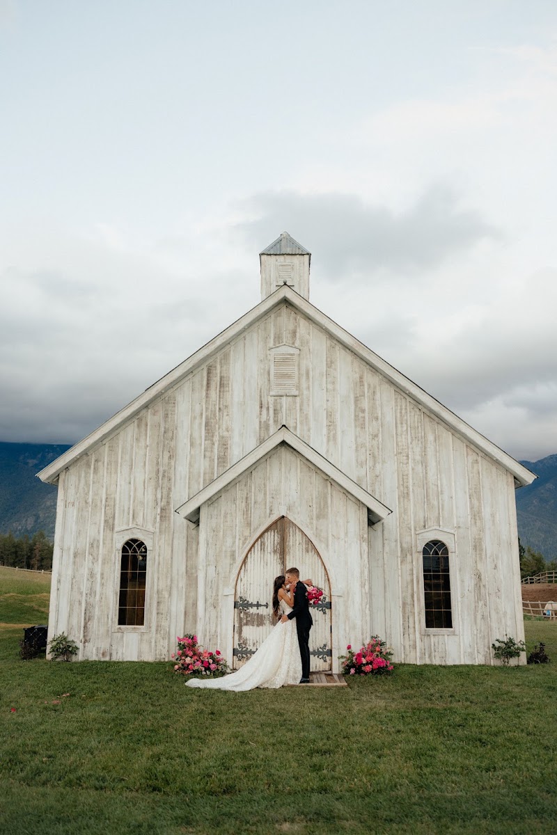 Highland Hill Farms - Glacier Park Montana mountain Wedding Venue & event Lodge - Event Venue in Columbia Falls, Montana