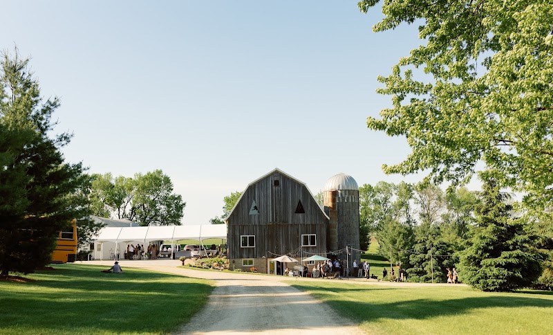 Pond View Barn - Event Venue in Pine Island, Minnesota