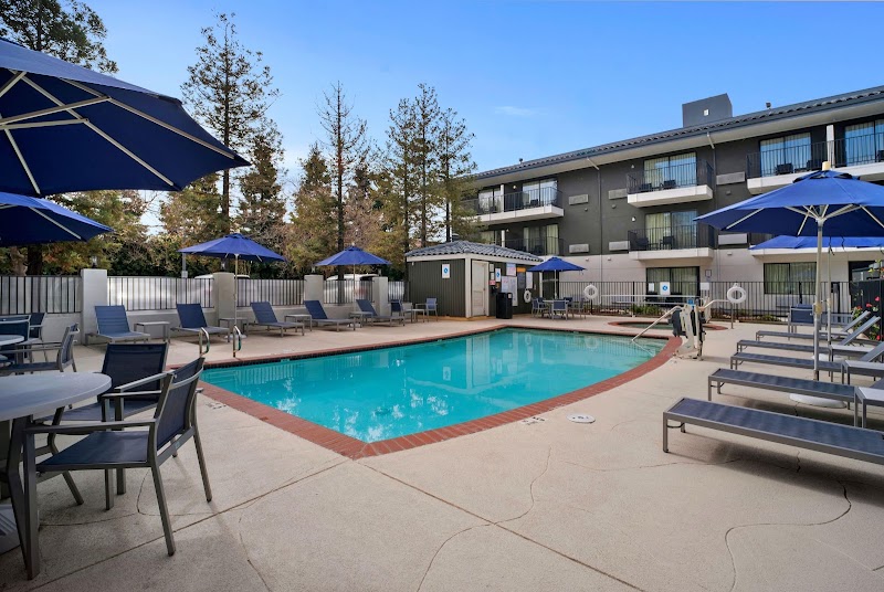 Howard Johnson by Wyndham Fullerton Anaheim Conference Cntr - Event Venue in Fullerton, California