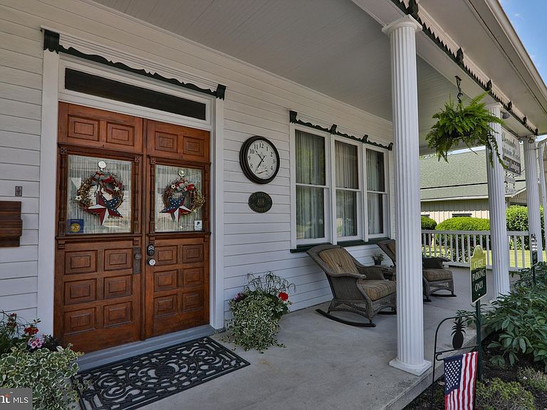 Lizard Creek Inn - Event Venue in Andreas, Pennsylvania