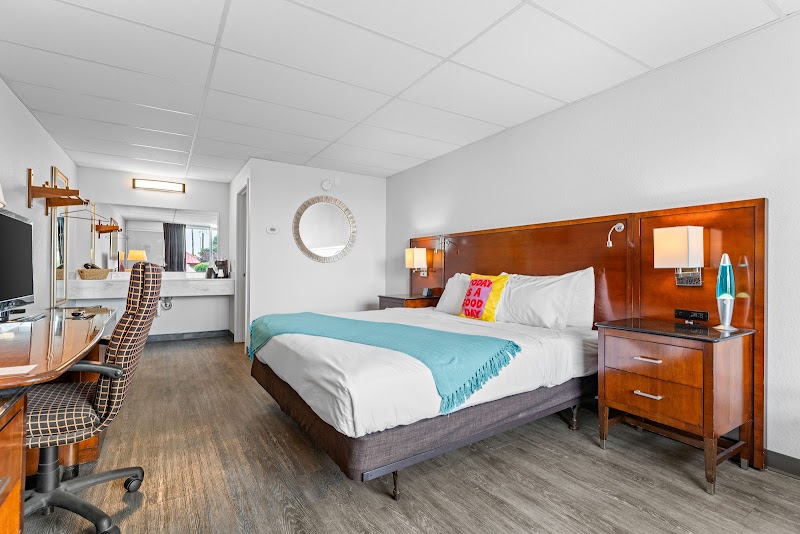 The Retro Hotel - Event Venue in Branson, Missouri