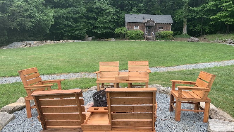 Banner Haven Beehive Guest House and Cabin Rental - Event Venue in Banner Elk, North Carolina