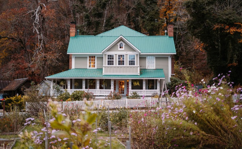 The Mast Farm Inn - Event Venue in Banner Elk, North Carolina