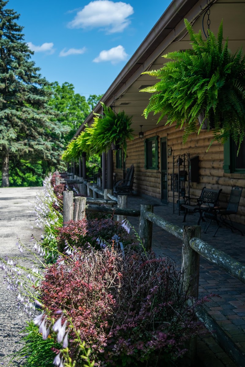 Lazy Cloud Lodge - Event Venue in Lake Geneva, Wisconsin