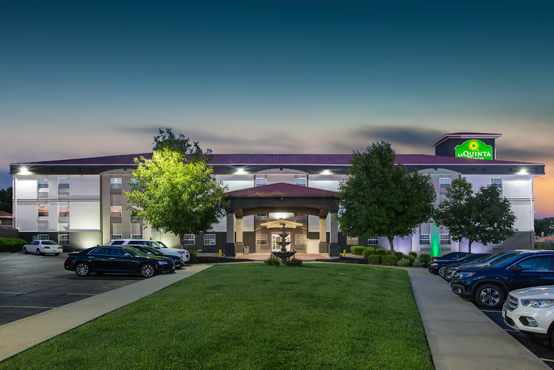 La Quinta Inn & Suites by Wyndham Blue Springs - Event Venue in Blue Springs, Missouri