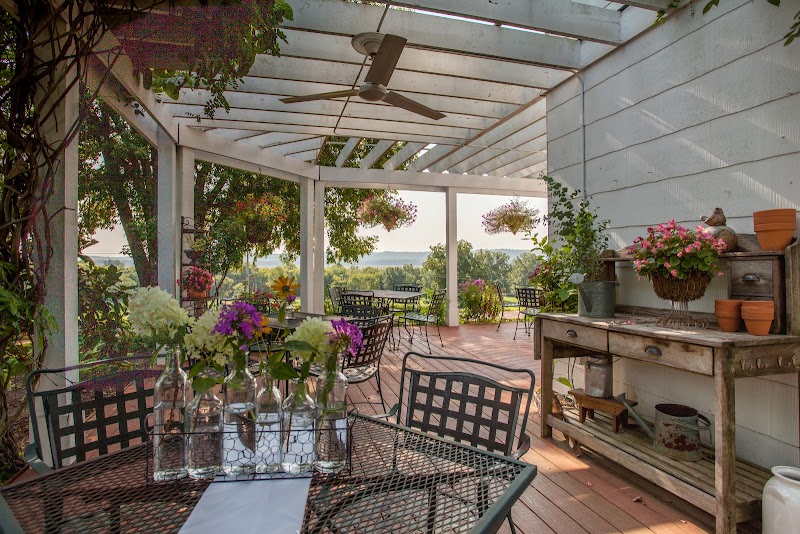 Defiance Ridge Vineyards - Event Venue in Defiance, Missouri