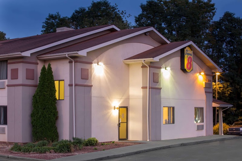 Super 8 by Wyndham Lewisburg - Event Venue in Lewisburg, West Virginia